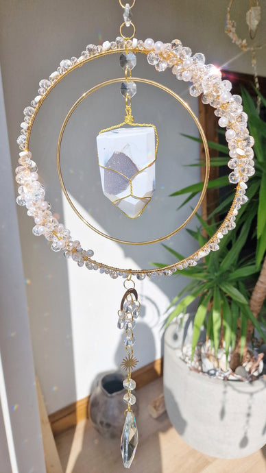 Crystal floral suncatcher - White wolf